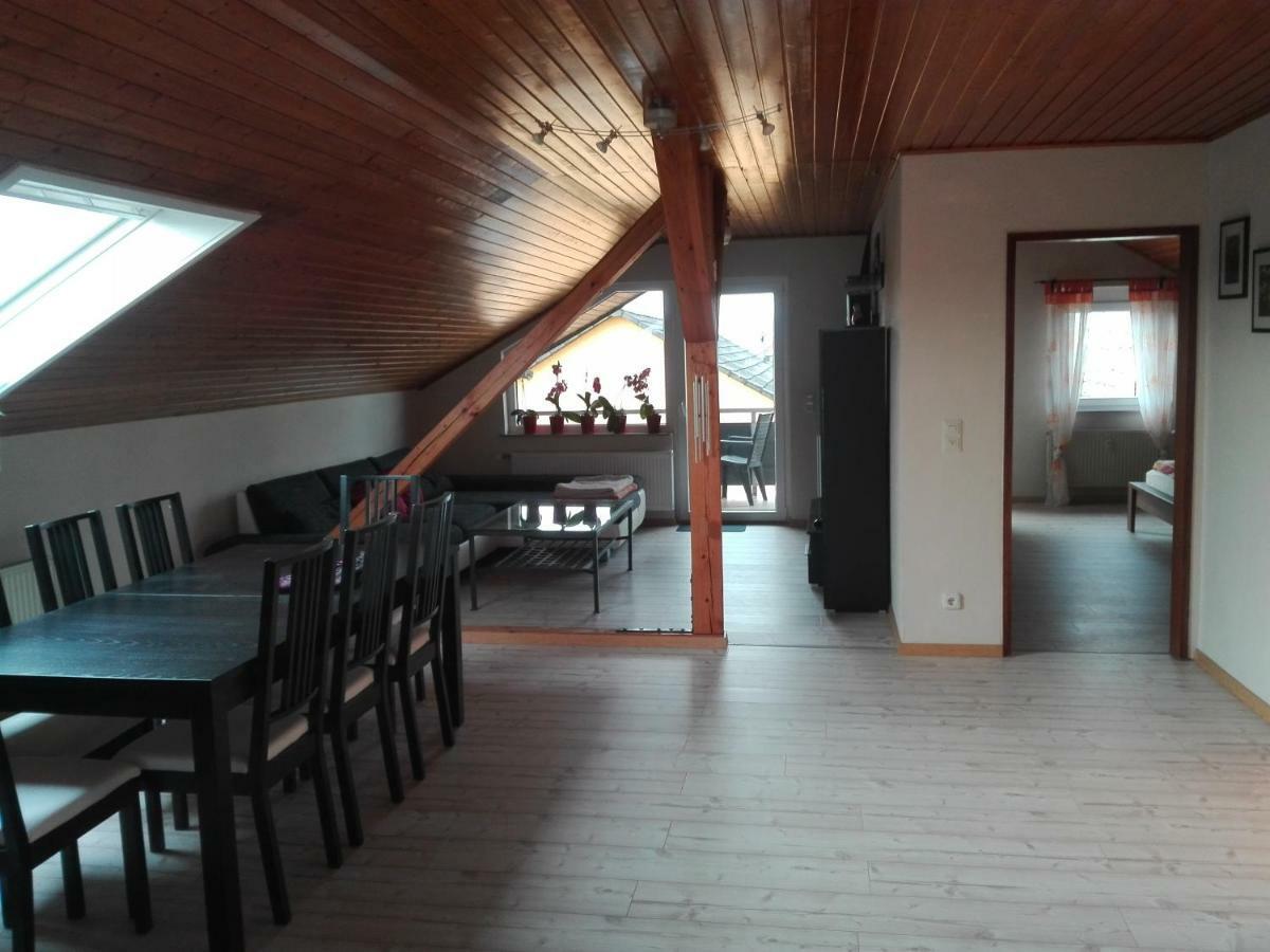 Obere Ferienwohnung Asshoff Zwischen Odenwald, Taubertal Und Bauland Berolzheim エクステリア 写真