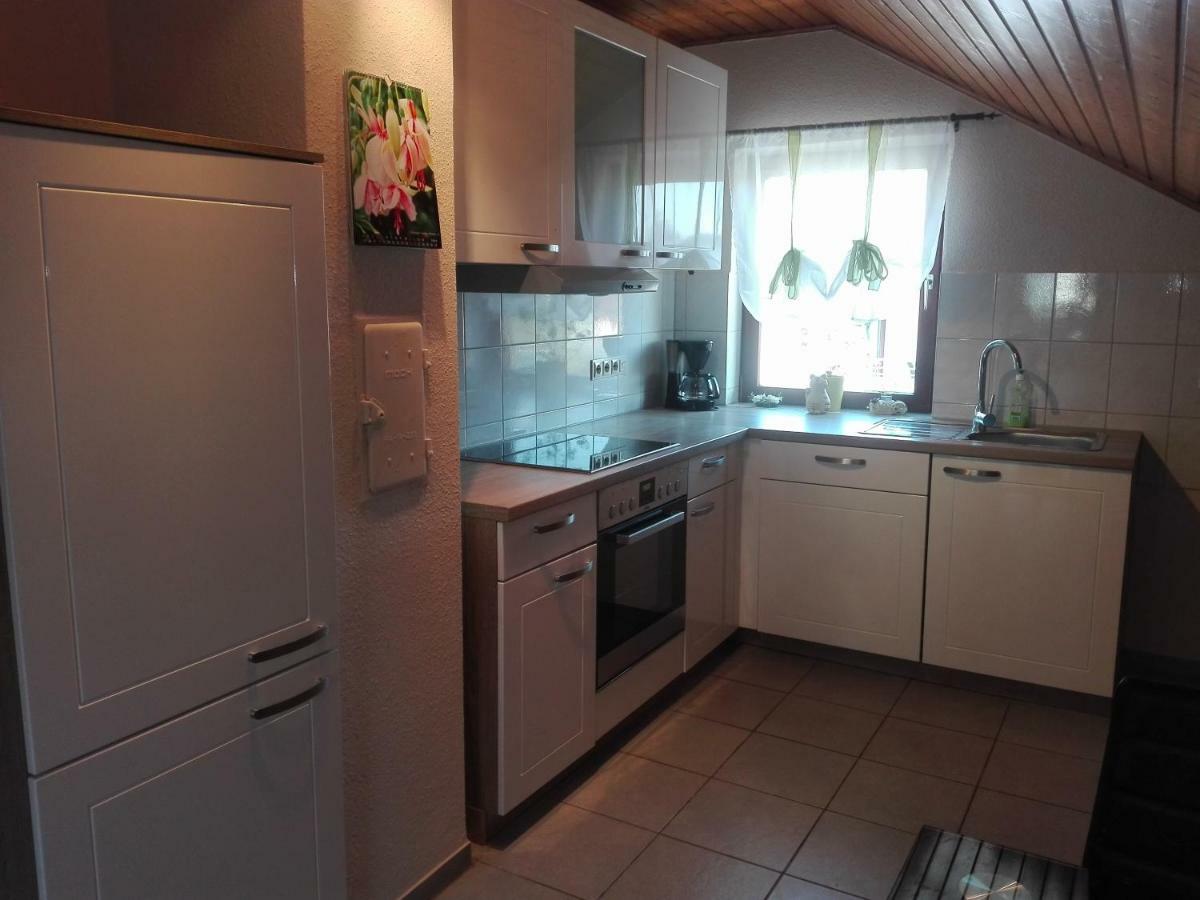 Obere Ferienwohnung Asshoff Zwischen Odenwald, Taubertal Und Bauland Berolzheim エクステリア 写真