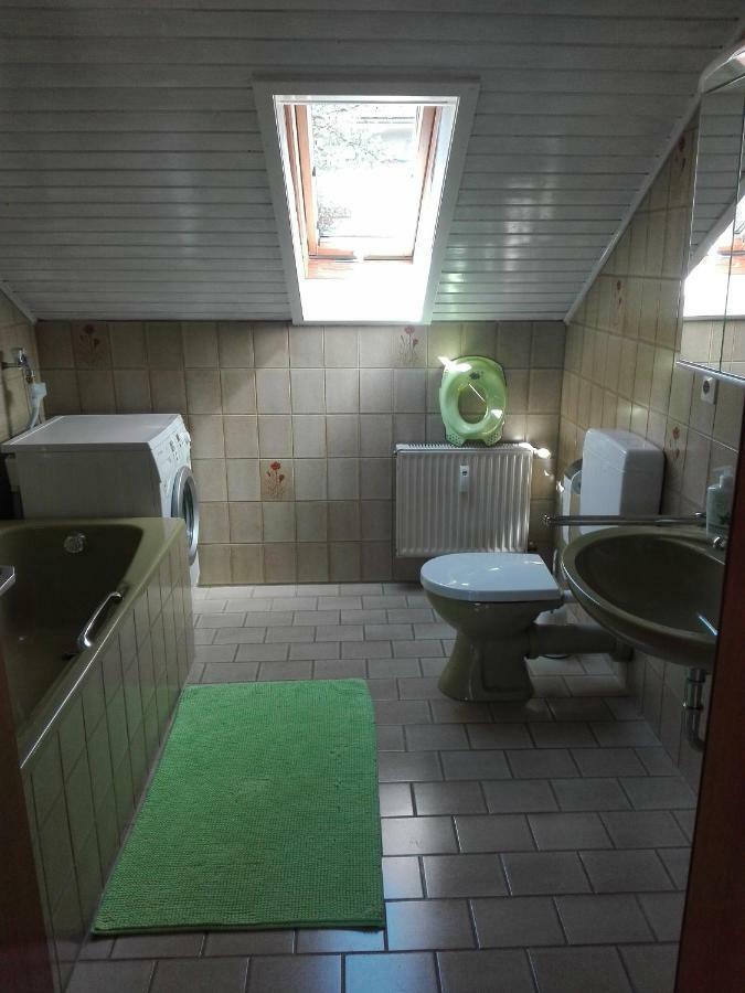 Obere Ferienwohnung Asshoff Zwischen Odenwald, Taubertal Und Bauland Berolzheim エクステリア 写真
