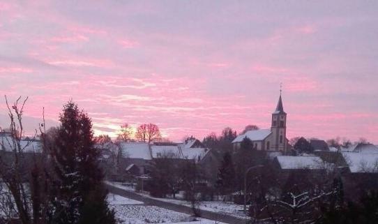 Obere Ferienwohnung Asshoff Zwischen Odenwald, Taubertal Und Bauland Berolzheim エクステリア 写真